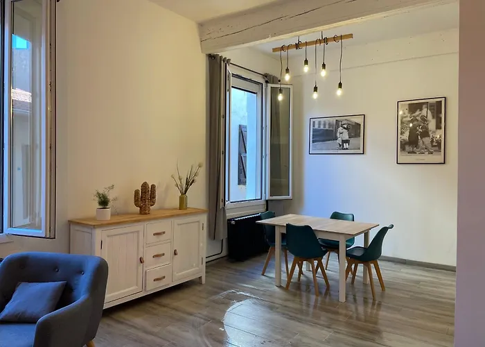 Appartement Coquet Dans Le Centre De Meze