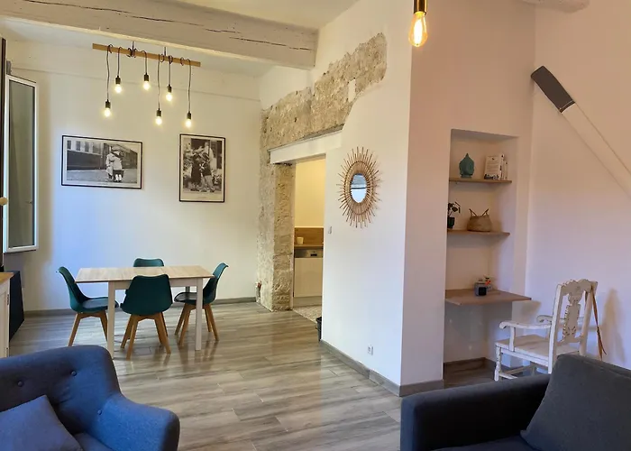 Appartement Coquet Dans Le Centre De Meze