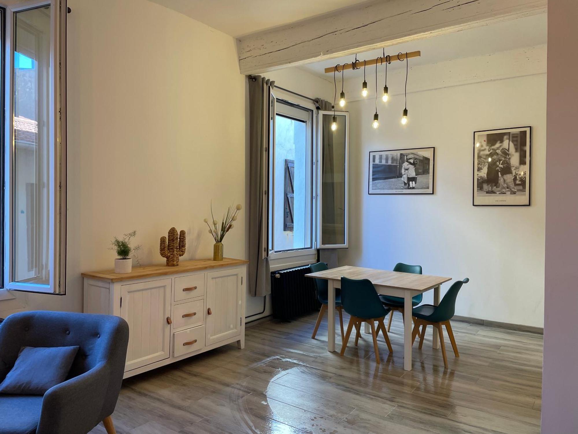 Coquet Dans Le Centre De Apartment