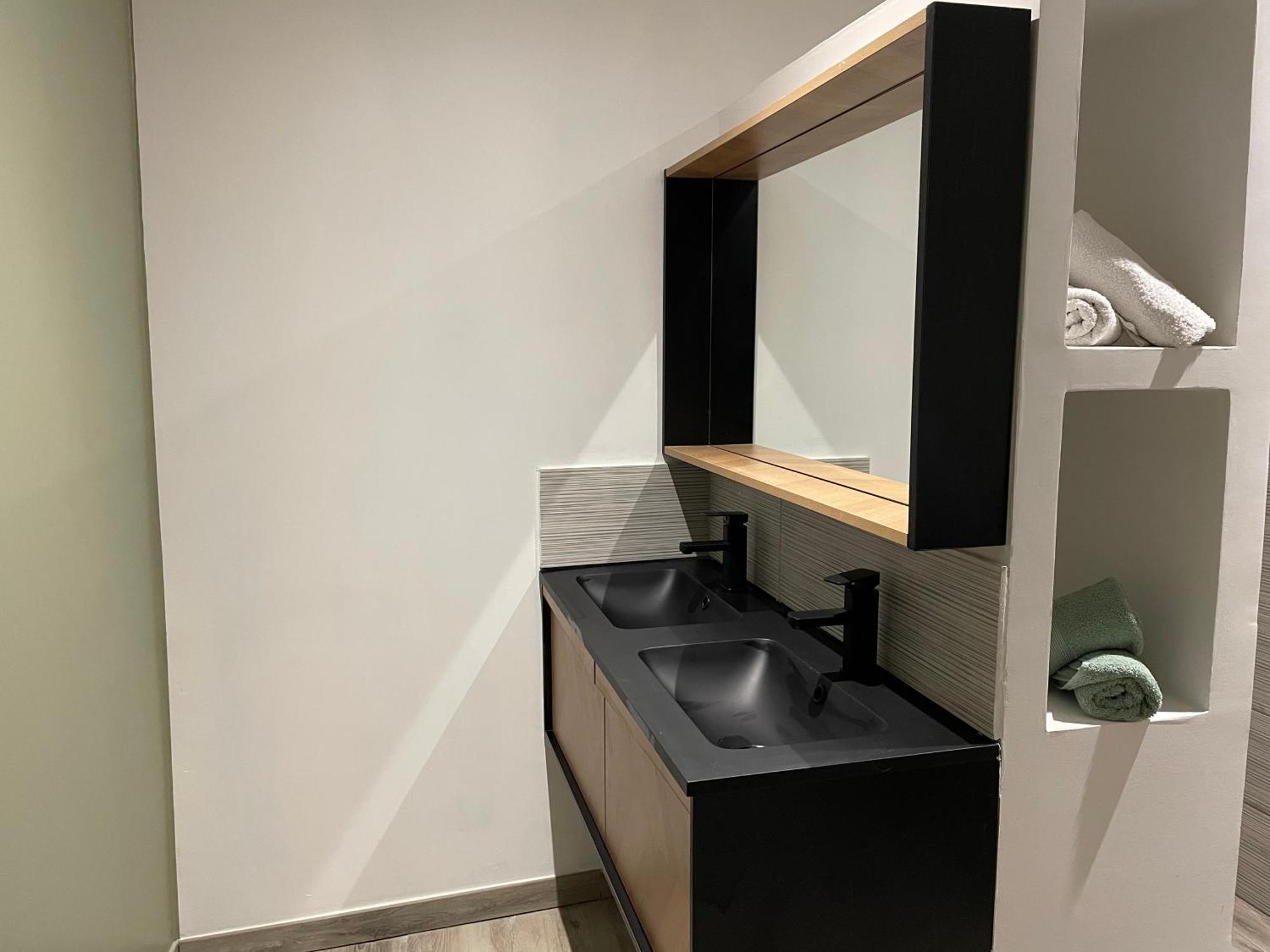 Coquet Dans Le Centre De Apartamento *